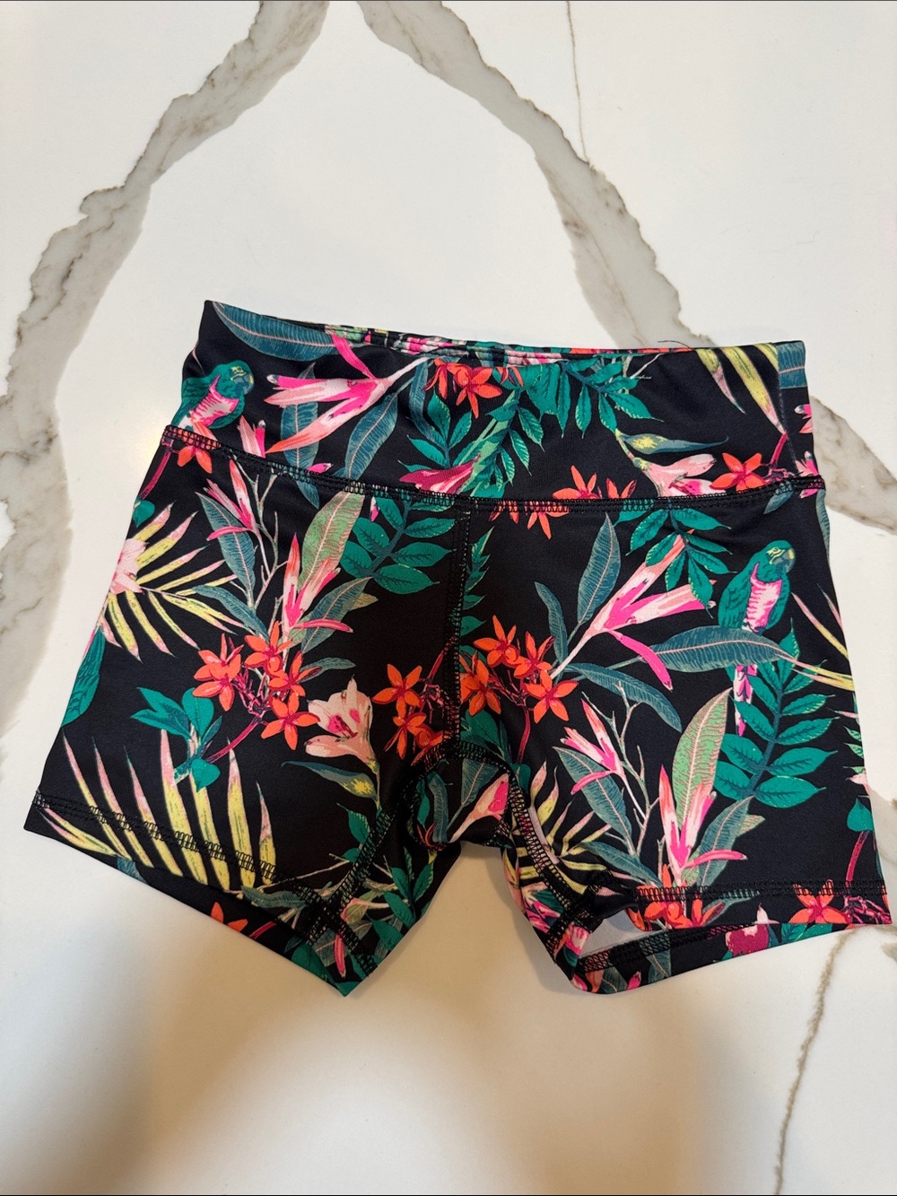 LIKE NEW Girls Old Navy Active Black Tropical Floral Bike Shorts Small 6-7